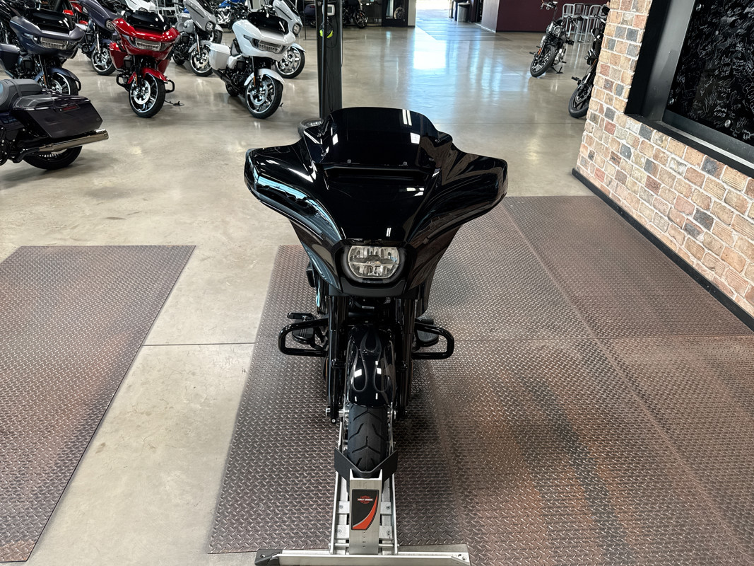Street Glide®