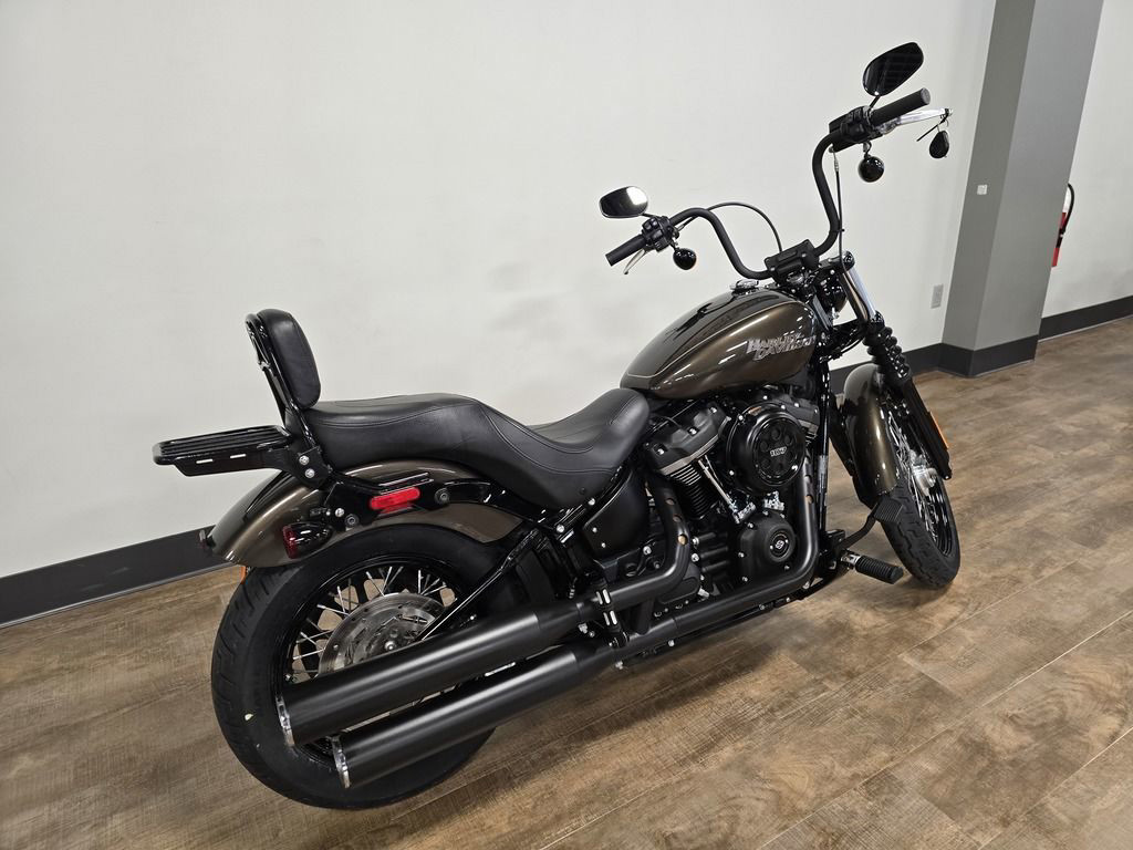 Street Bob®