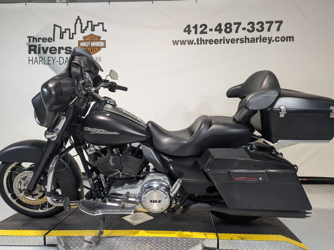 Street Glide®