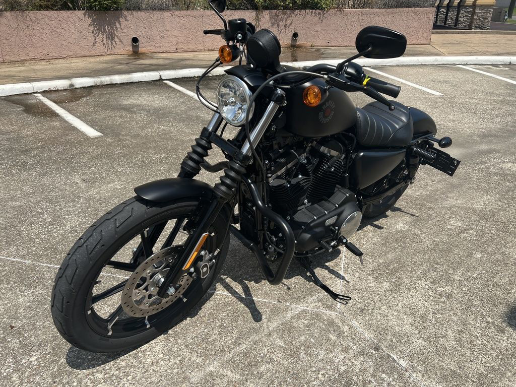Iron 883®