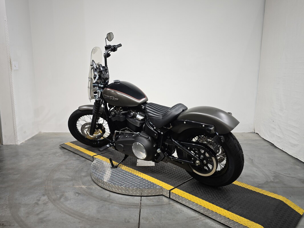 Softail® Street Bob®