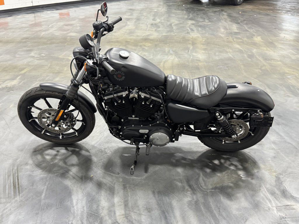 Iron 883®