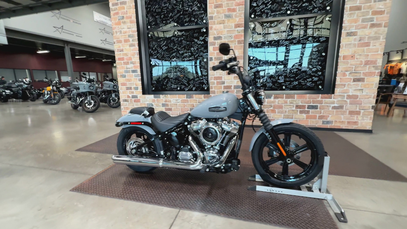 Street Bob®