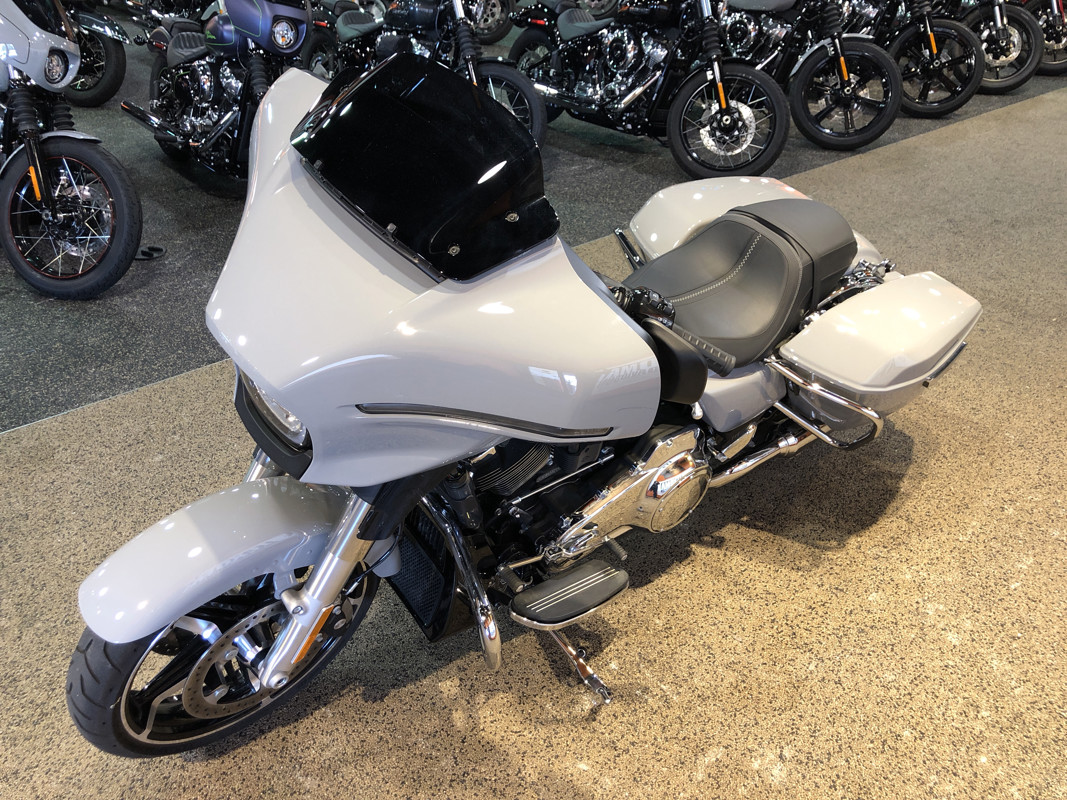 Street Glide®