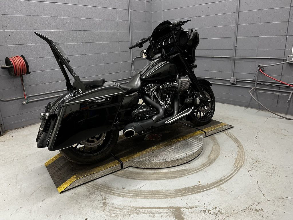 Street Glide®