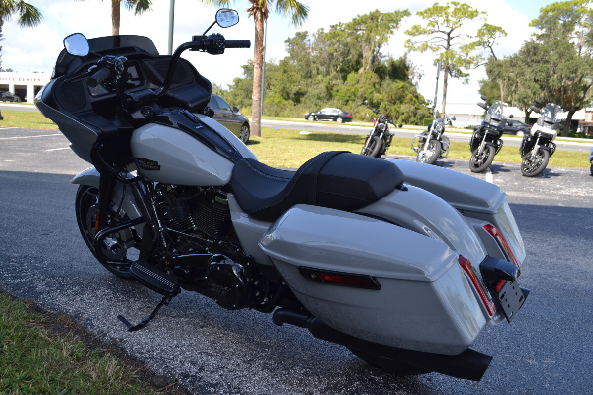 Road Glide®