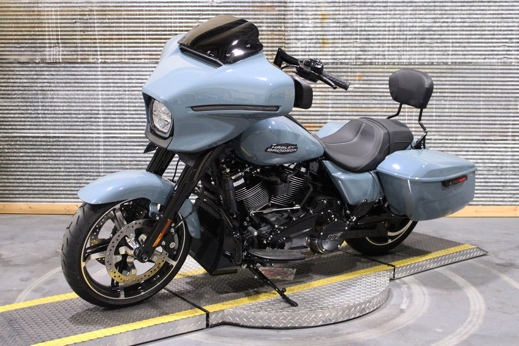 Street Glide®