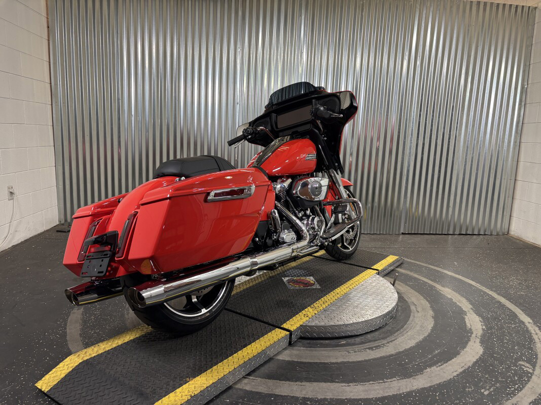 Street Glide®