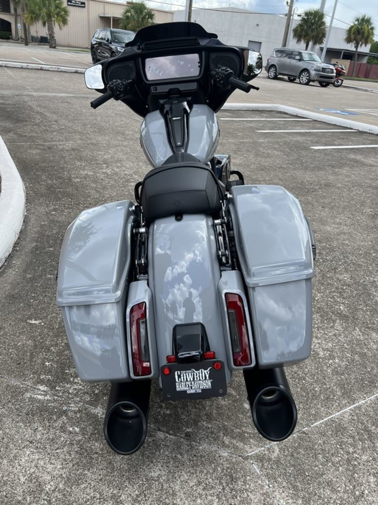 Street Glide®