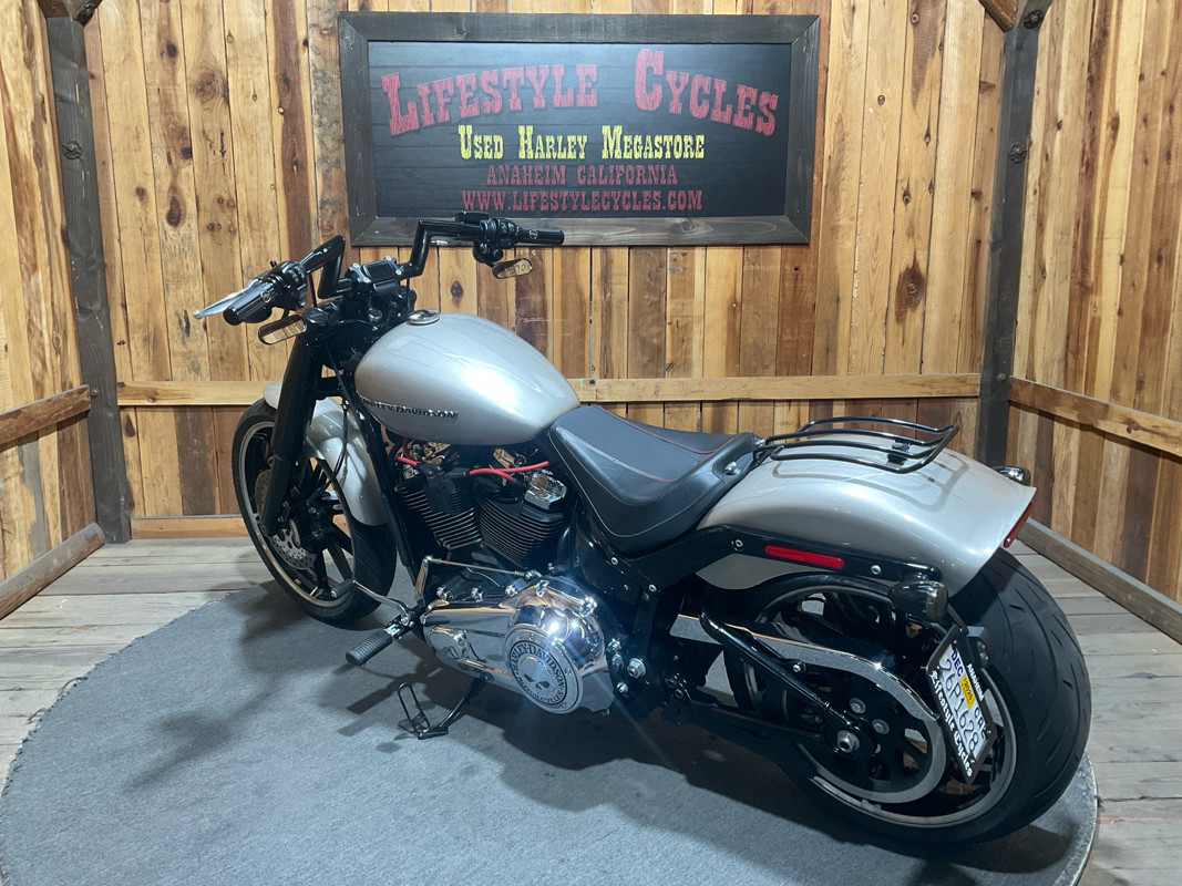 Softail® Breakout®