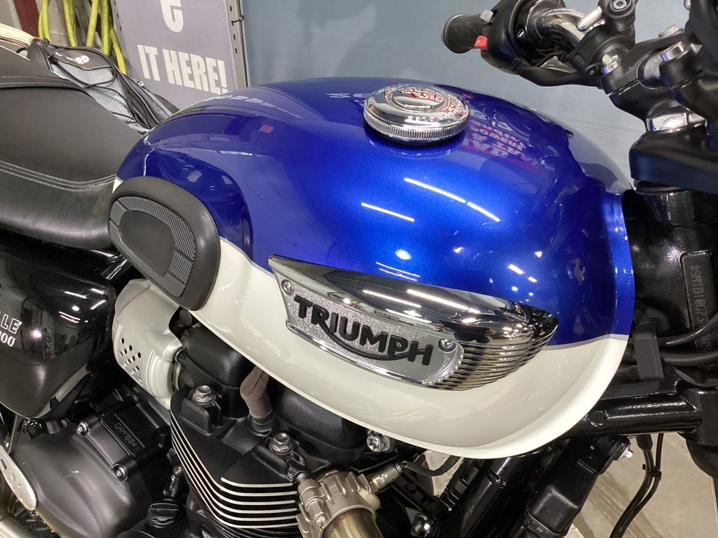 Bonneville T100