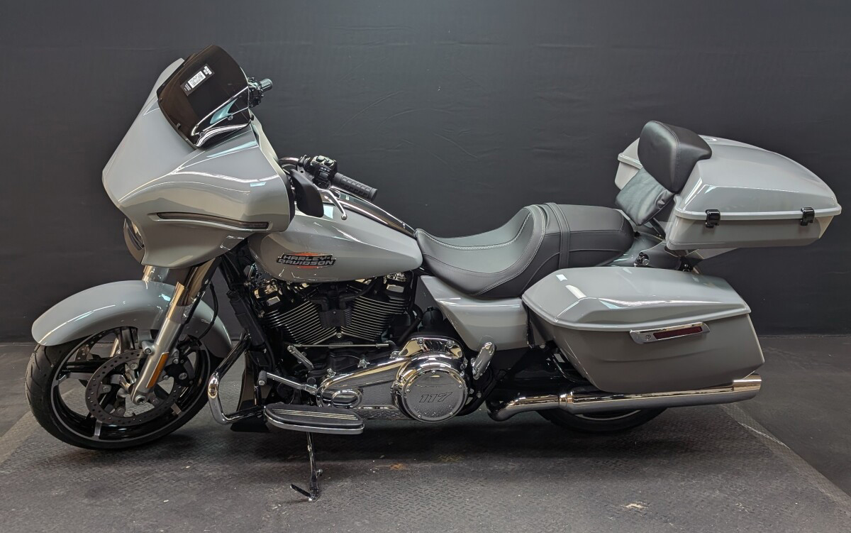 Street Glide®