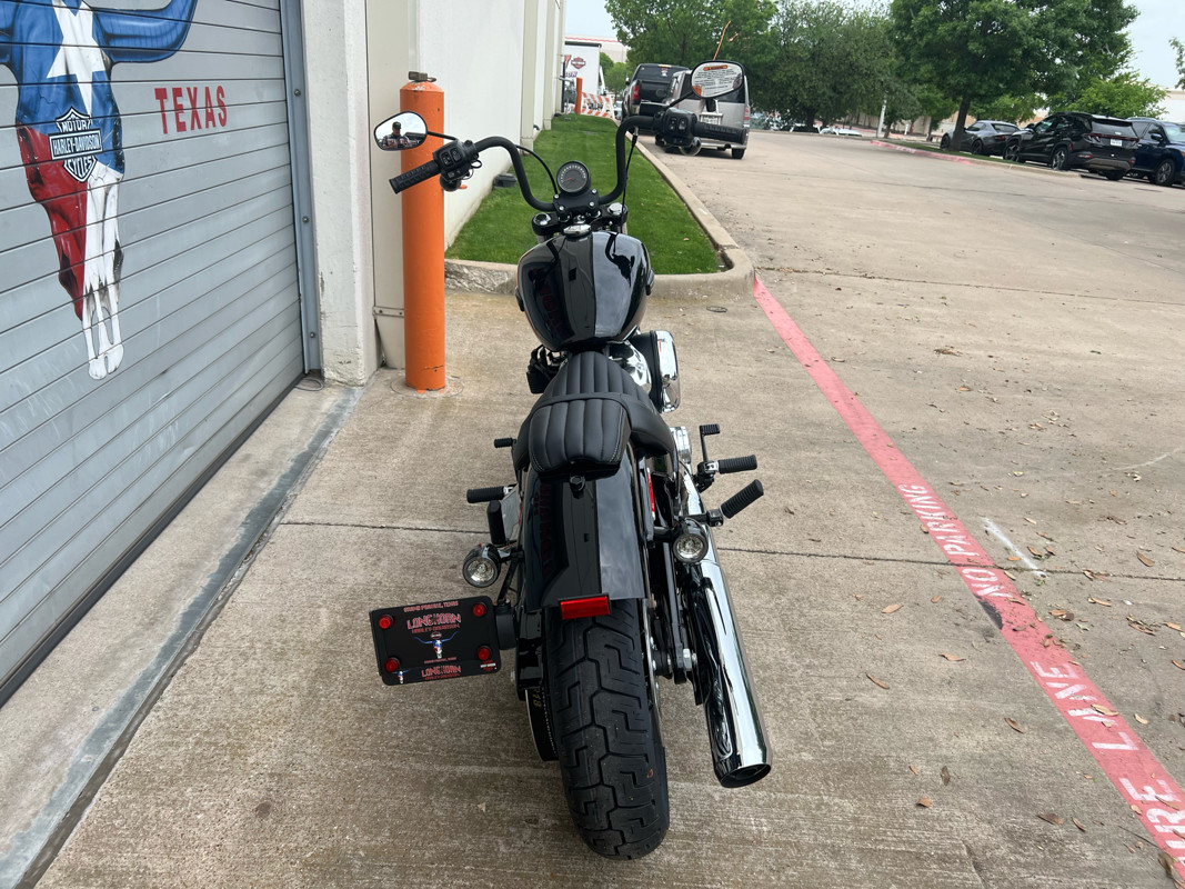 Street Bob®