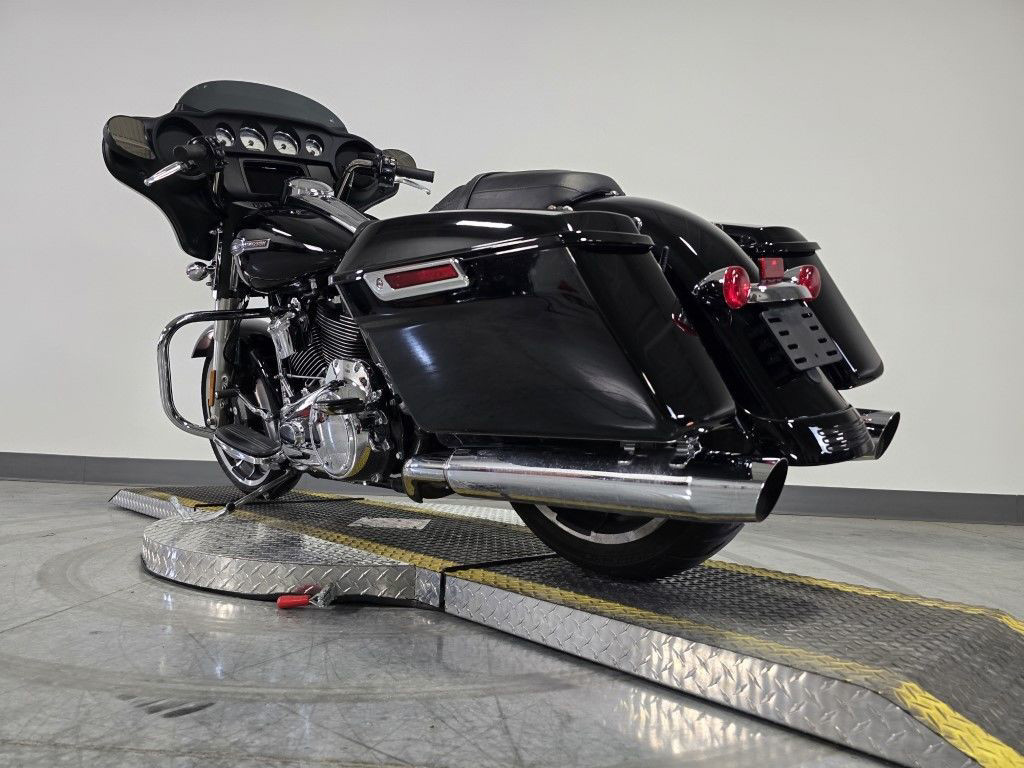 Street Glide®