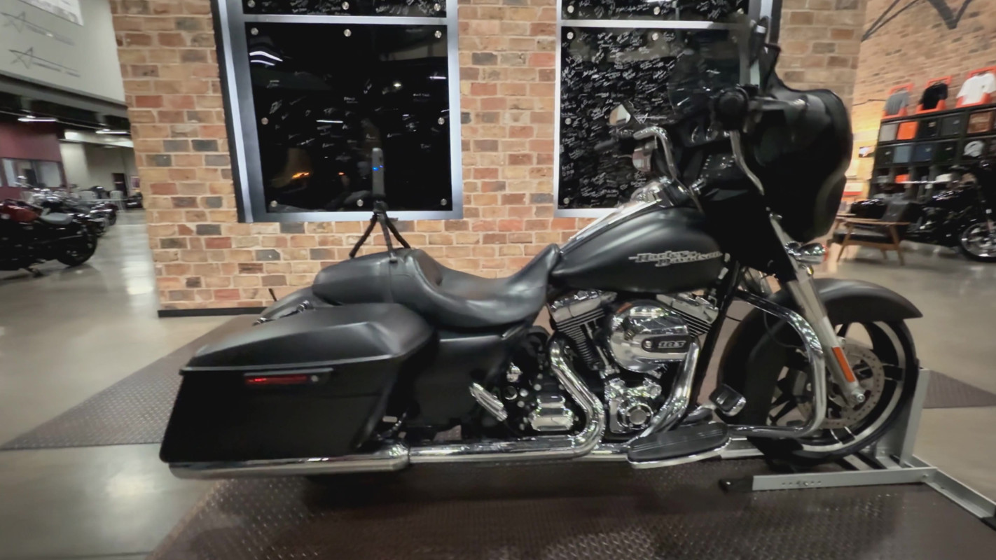 Street Glide®