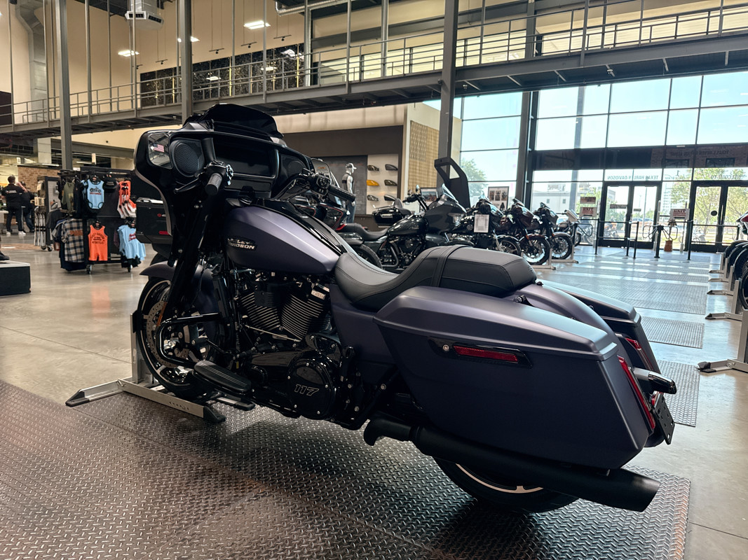 Street Glide®