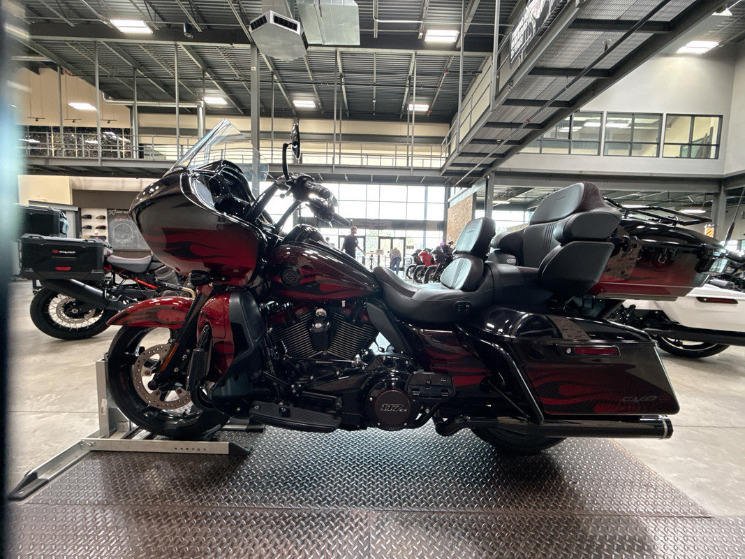 CVO® Road Glide®