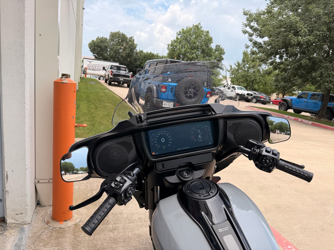 Street Glide®