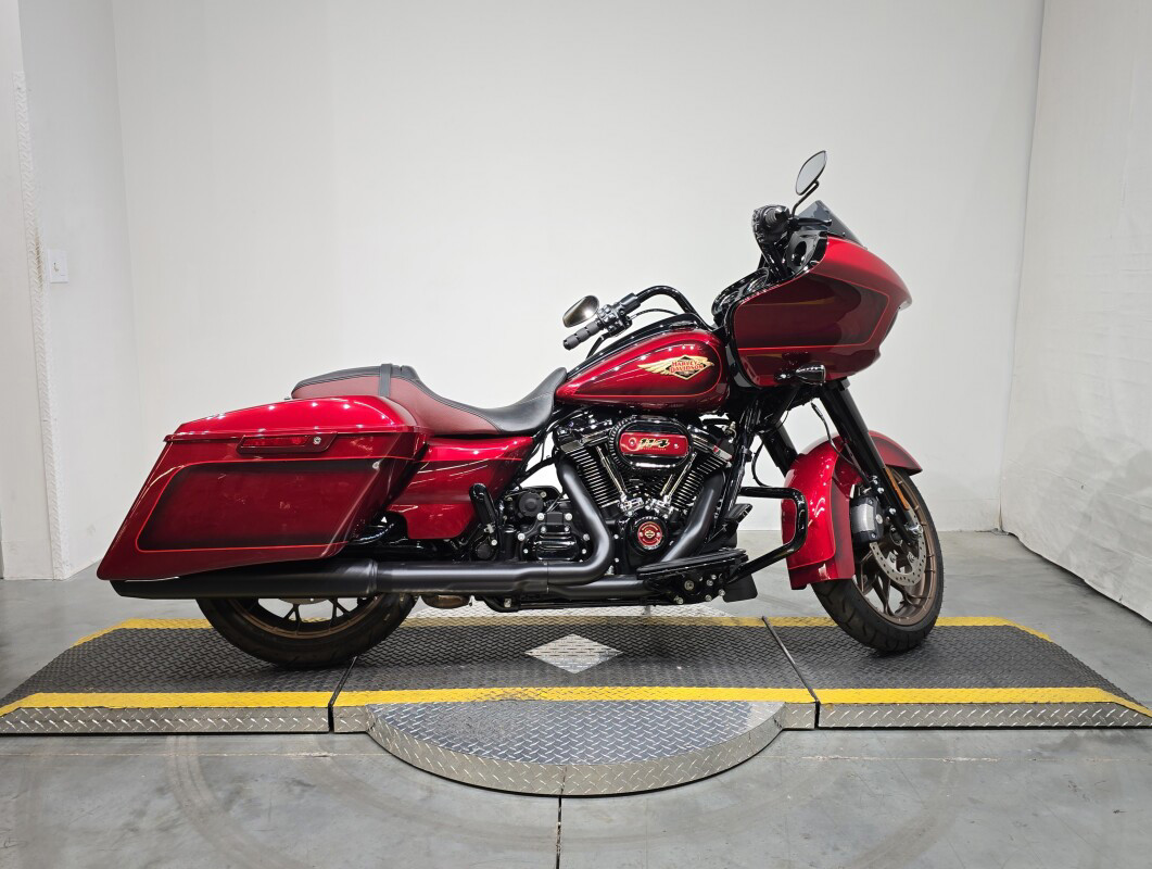 Road Glide®