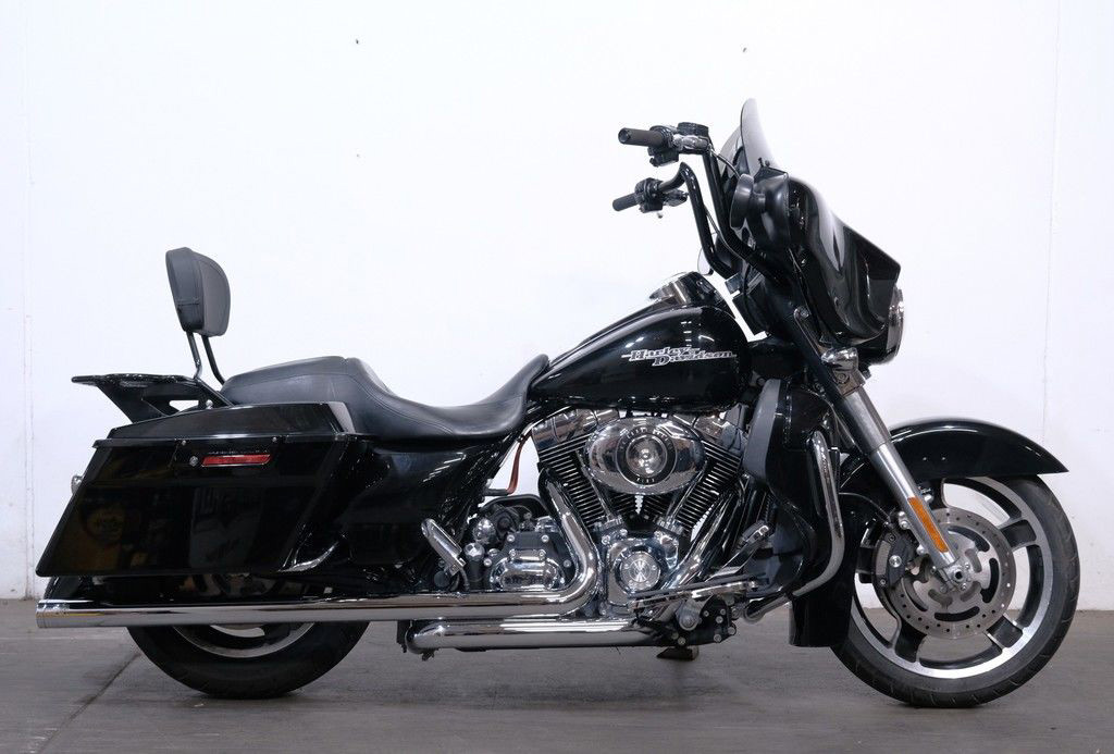 Street Glide®