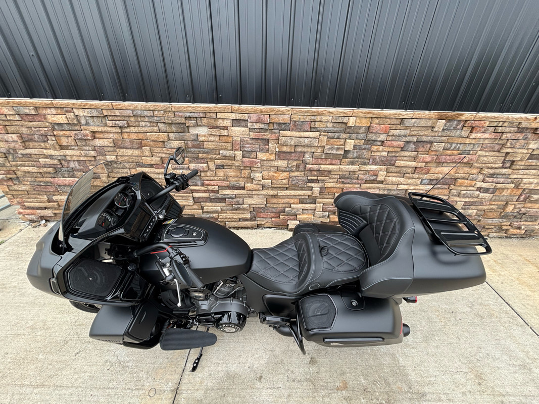 Pursuit Dark Horse 112