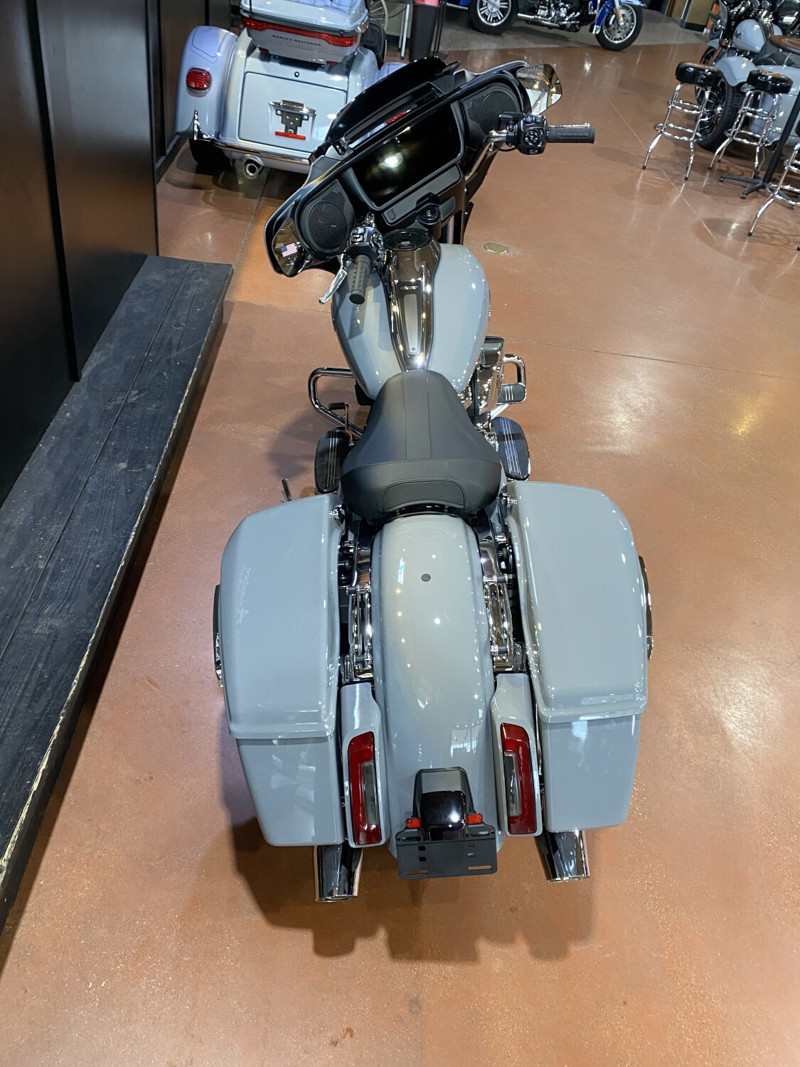 Street Glide®