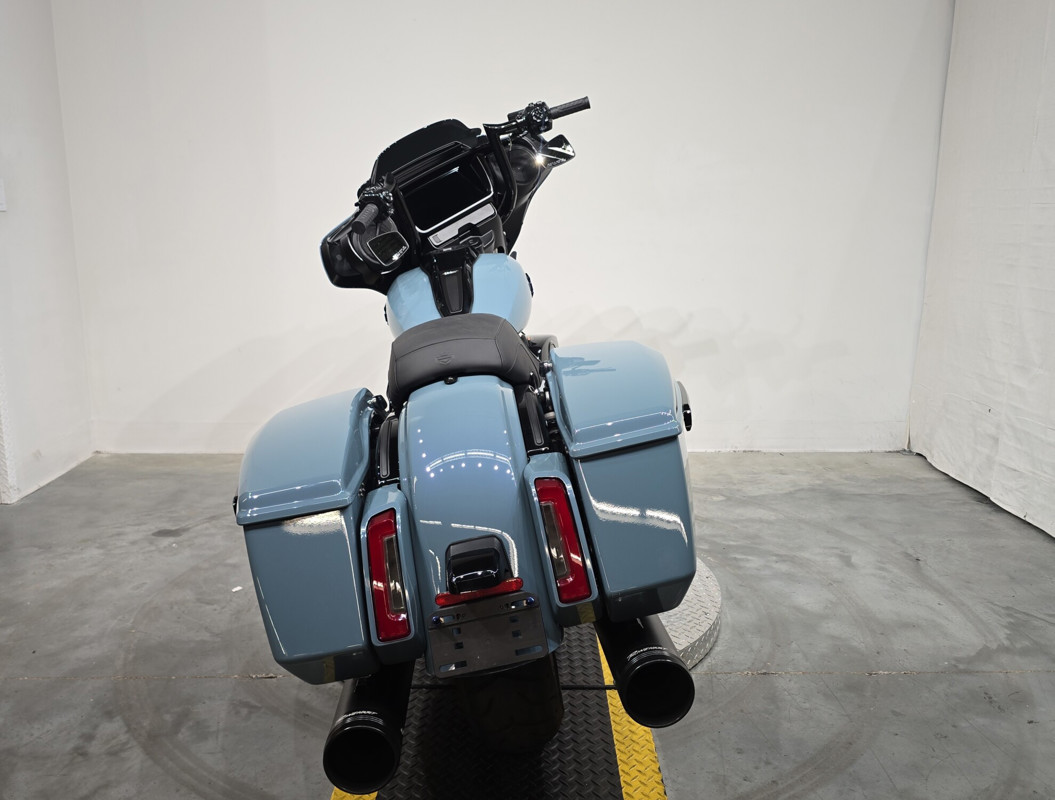 Street Glide®