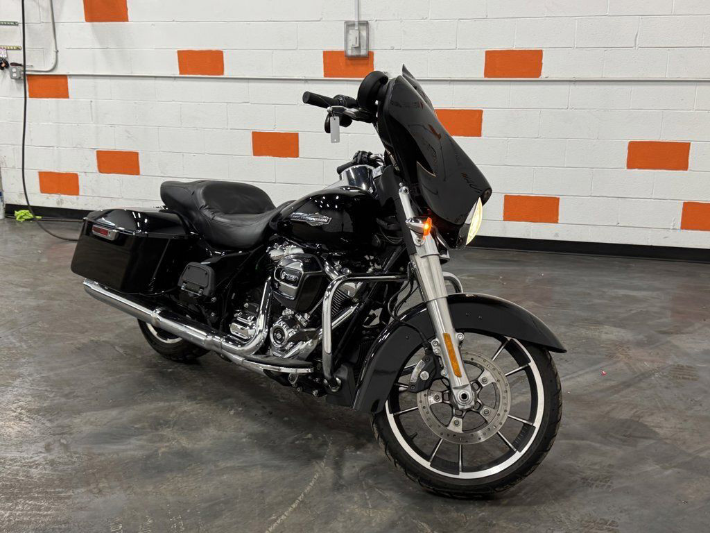 Street Glide®
