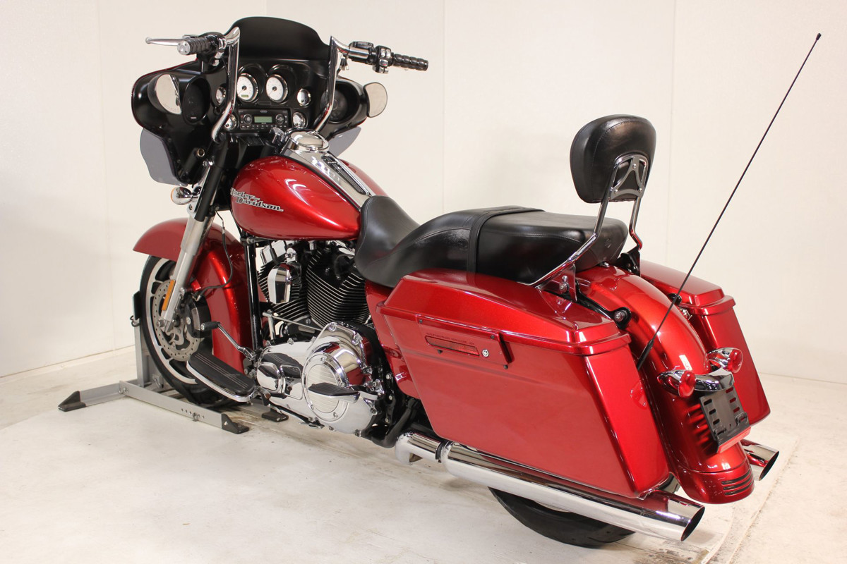 Street Glide®