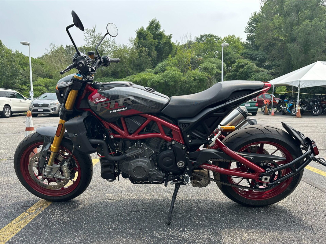 FTR R Carbon