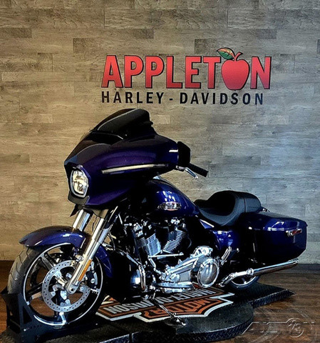 Street Glide®