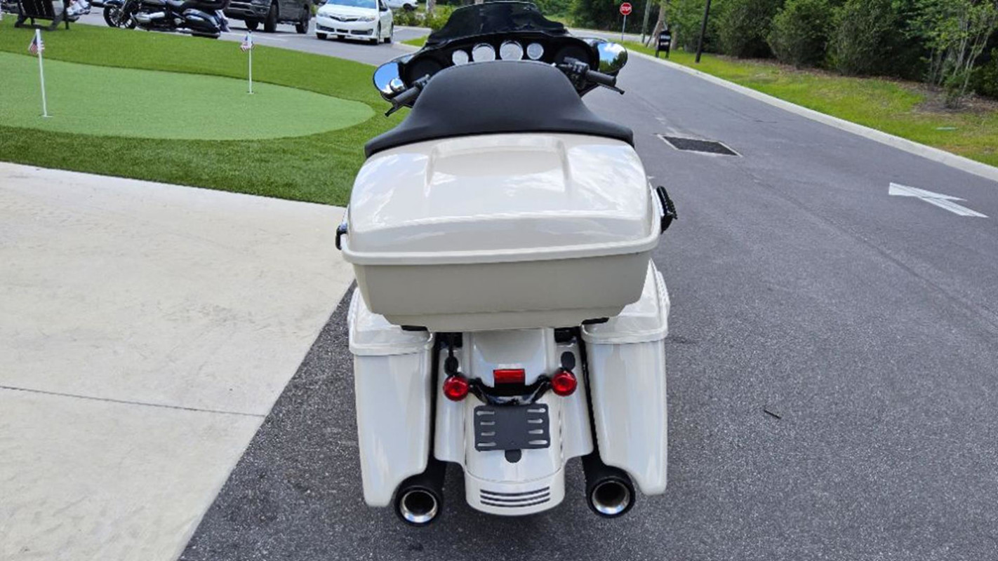 Street Glide®