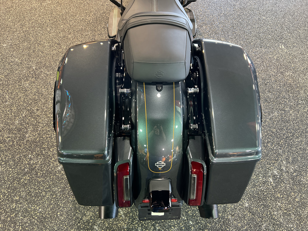 Road Glide®