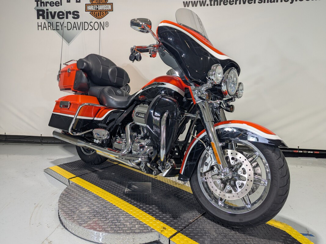 CVO® Ultra Classic® Electra Glide®