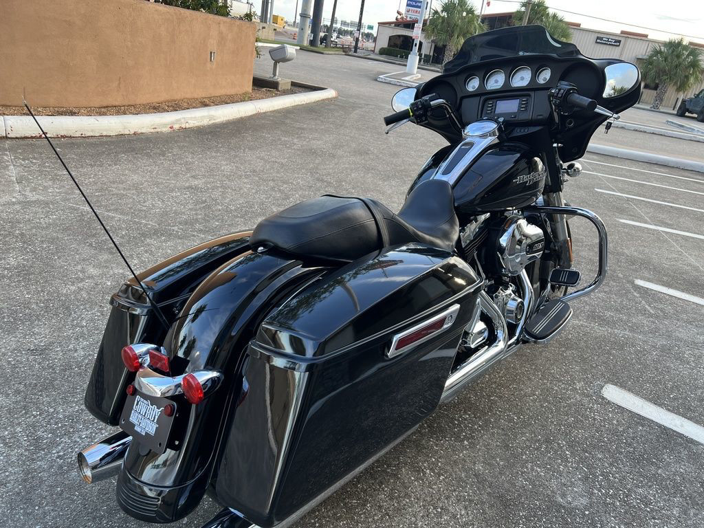Street Glide®