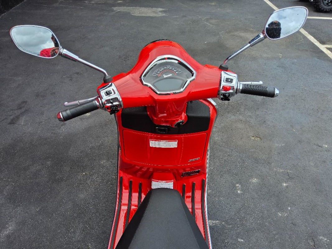 GTS 300 Super Sport