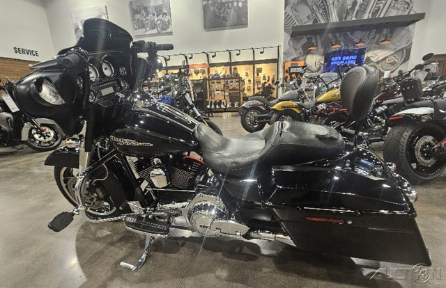 Street Glide®
