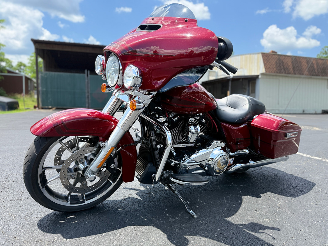 Street Glide®