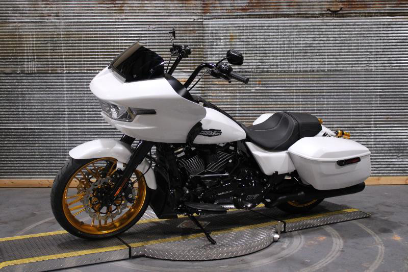 Road Glide®