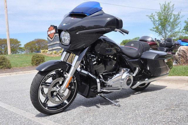 Street Glide®