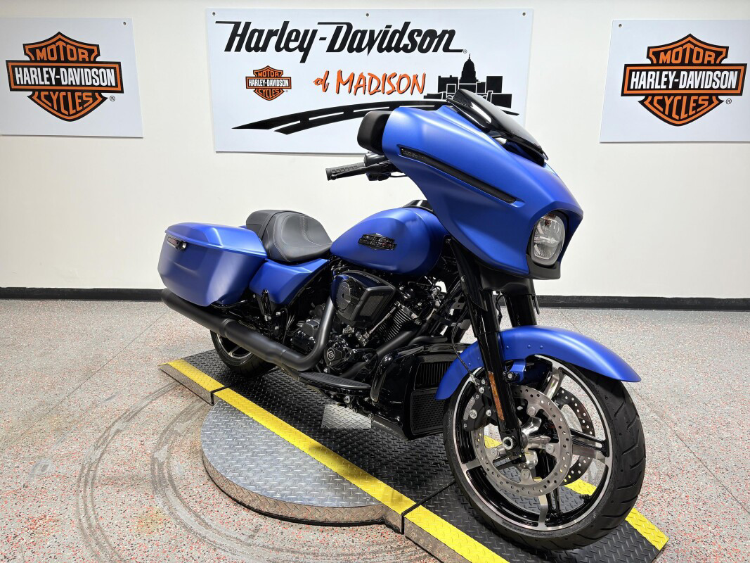 Street Glide®