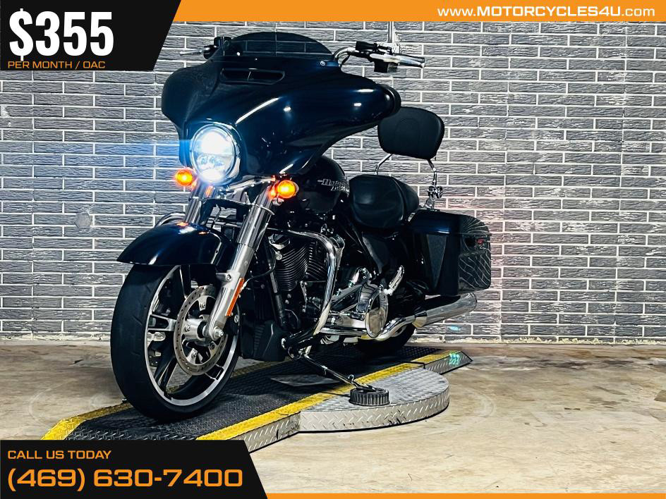 Street Glide®