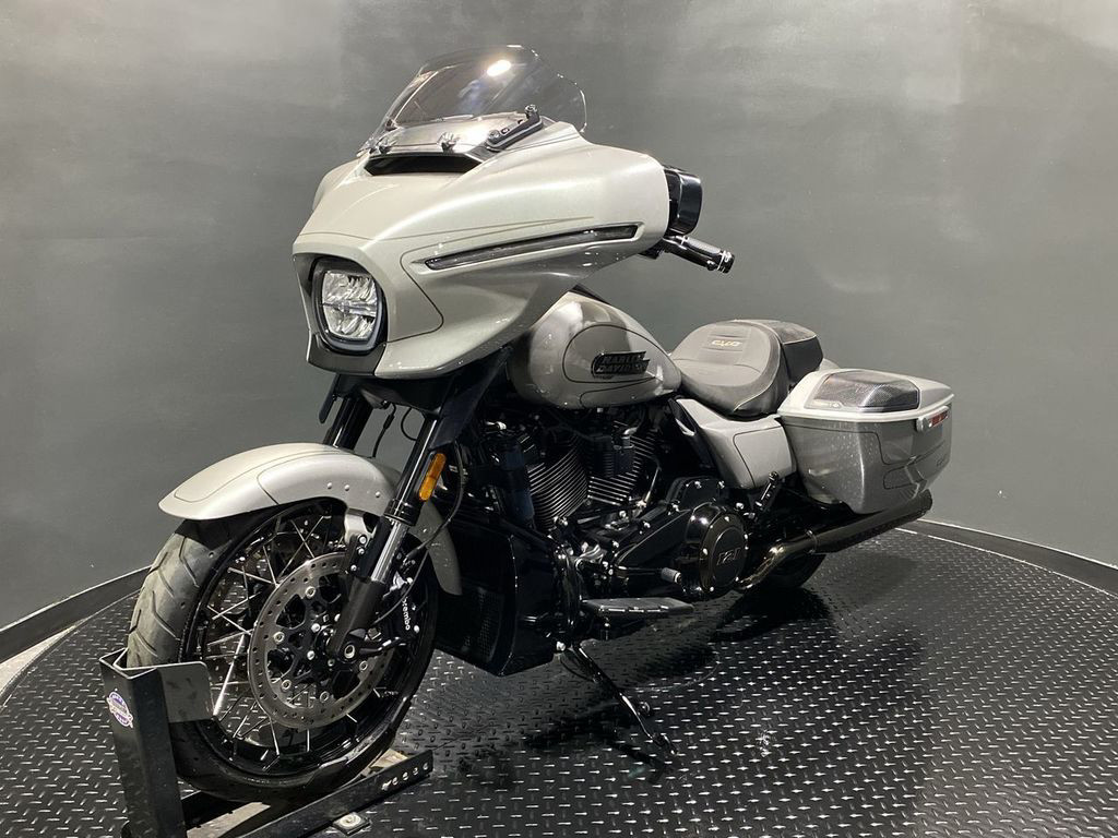 CVO® Street Glide®