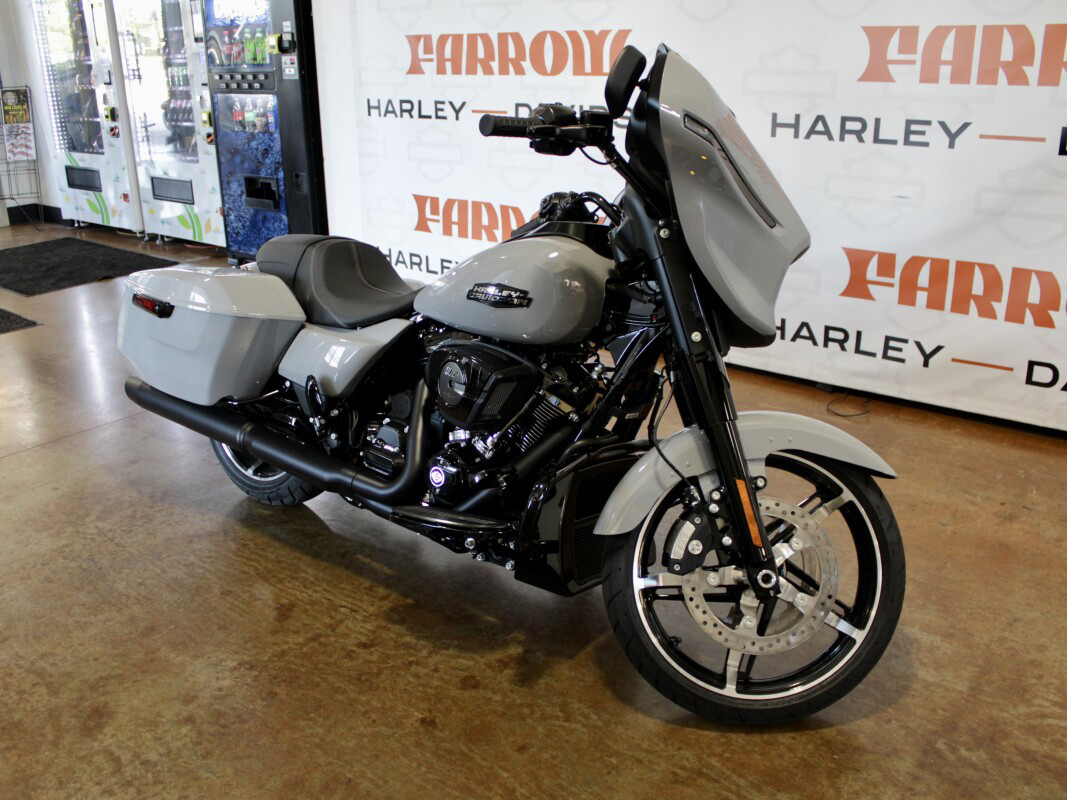 Street Glide®