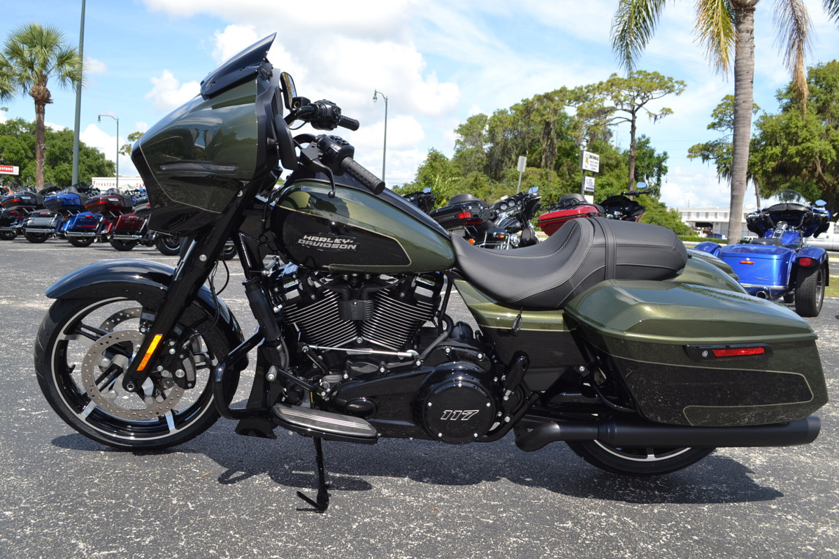 Street Glide®