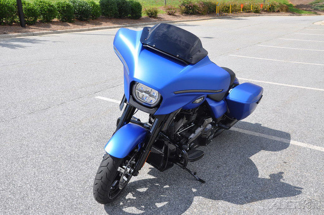 Street Glide®