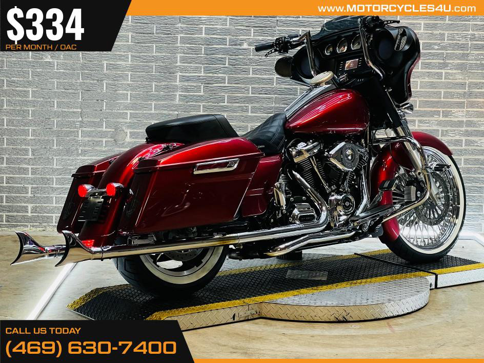 Street Glide®
