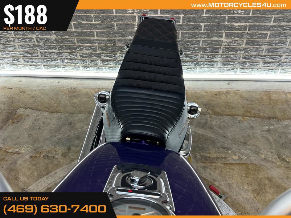 Dyna® Super Glide® Custom