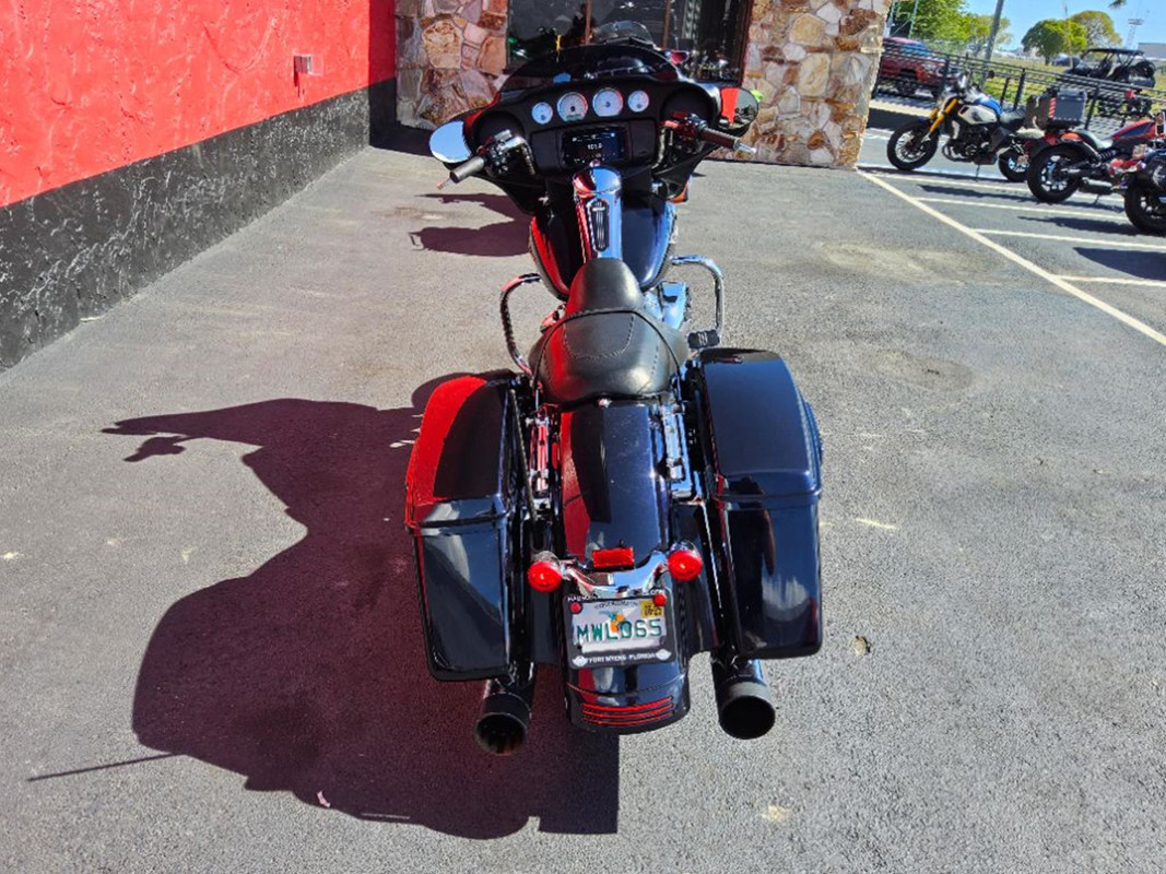 Street Glide®