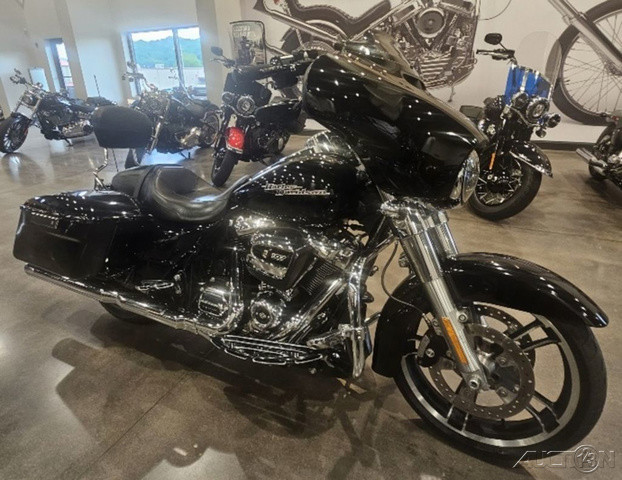 Street Glide®